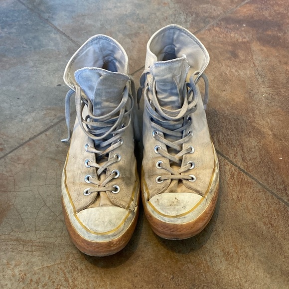 Used Converse - Picture 1 of 4